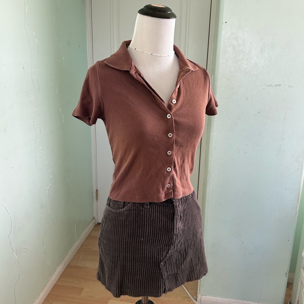 Brandy Melville Brown Button-Up Polo - Picture 4 of 8